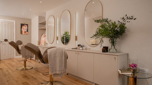 Two Dimensions Laserandskin Clinic