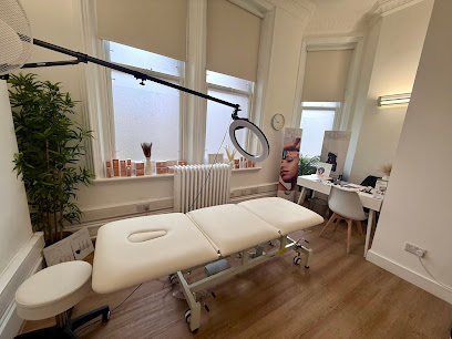 Dr Nadia Abuhussein Naskin